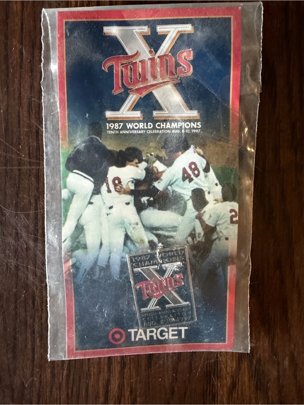 Minnesota Twins 1987 World Champions Commemorative Pin - Blue/Red